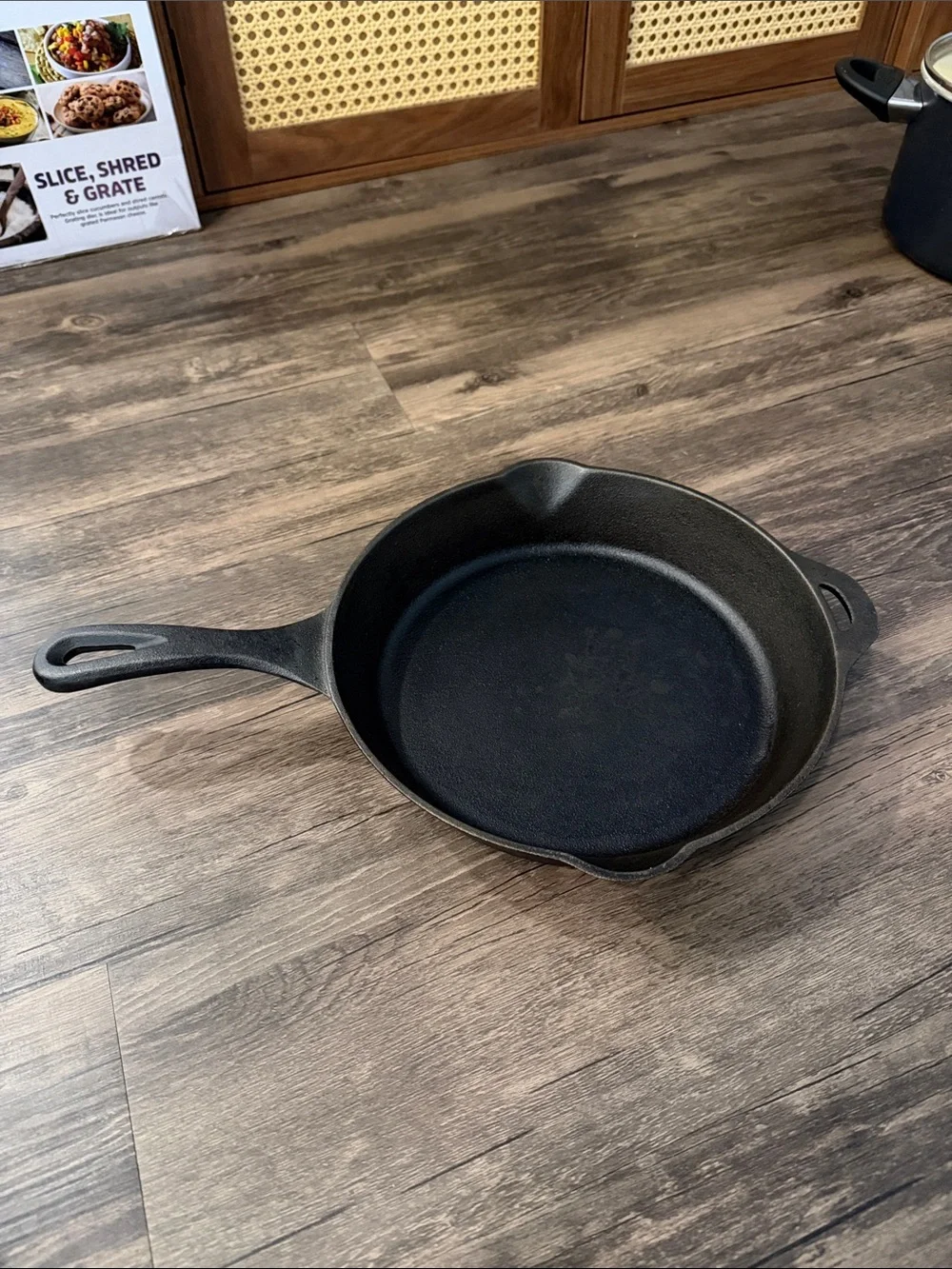 Cabela's Black Cast Iron Skillet - Skillet 10